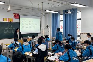 记者：卡塔尔轮换反击能力下降，万一半场换上阿里、阿菲夫咋整？